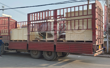 江西宋先生訂購的真空上料機木箱打包完畢，準備發貨