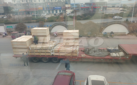 四川自貢姜先生訂購的明星產品-真空上料機發貨，注意查收