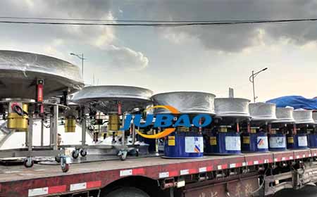 巨寶今日高頻篩、漿液篩發貨現場