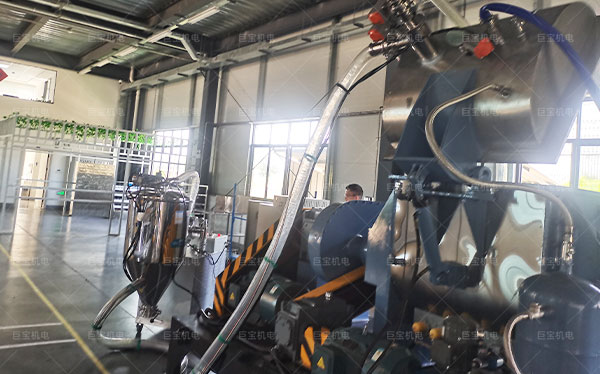 真空加料機+混合機:密閉輸送鏈的“黃金搭檔”