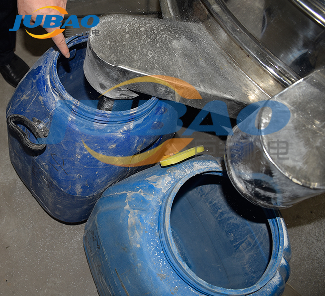 旋振篩出料口斷裂是什么原因呢?