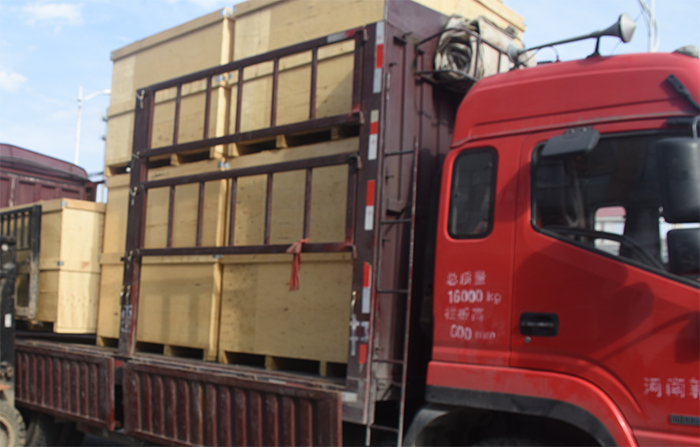 山西余經理訂購的直線振動篩已經發貨 山西余經理訂購的直線振動篩已經發貨